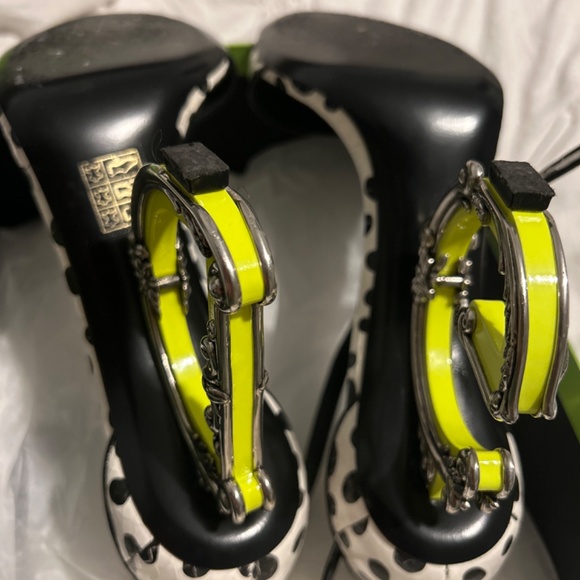 Shoes - Picture 3 of 6